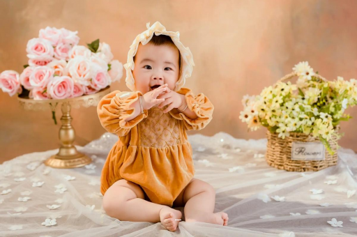 供卵包生男孩公司宝宝吐舌头怎么回事 供卵包生男孩公司宝宝吐舌头怎么回事